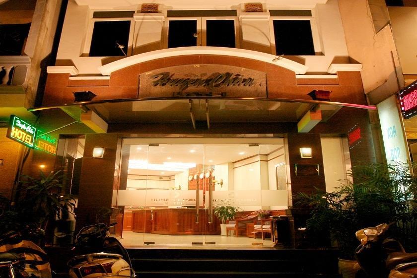 Huyen Chau Hotel Hanoi Bagian luar foto