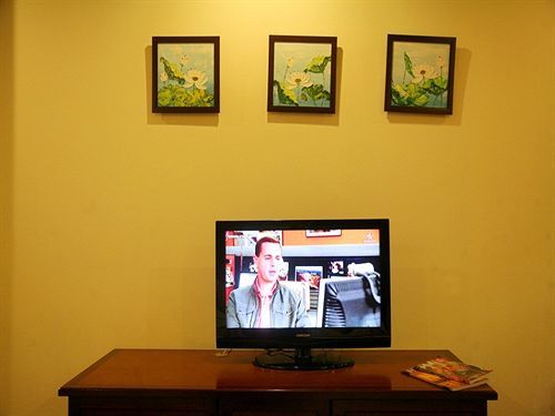 Huyen Chau Hotel Hanoi Bagian luar foto