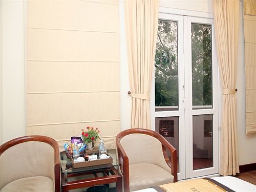 Huyen Chau Hotel Hanoi Bagian luar foto