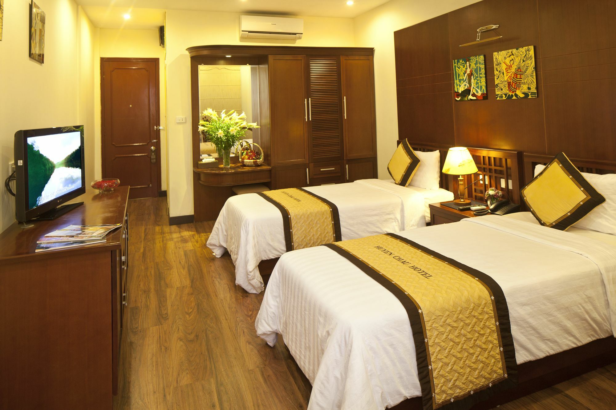 Huyen Chau Hotel Hanoi Bagian luar foto